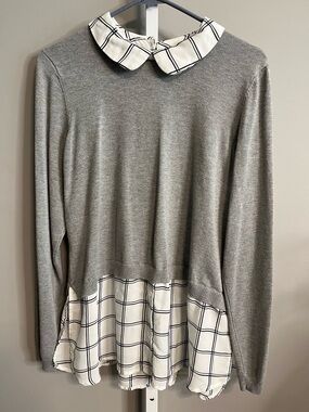 Adrianna Papell Gray Knit Lightweight Sweater with Black-Trimmed White Collar